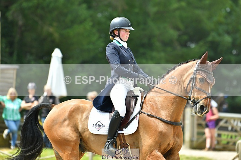 230525-120444-04161 - 206-MEXICAN_WAVE-Daisy_Bathe-WEDTrotUp+DR