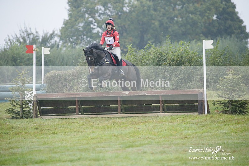 WWHT 171021 0029 - Novice Restricted (0.80m)  17/10/21