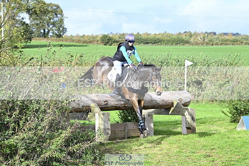 251024A-121111-08923 - B-112-Christina.Wiederkehr