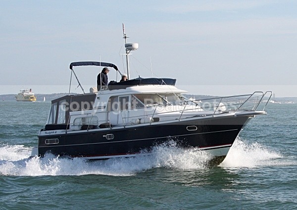 090413 CHRISTYBELLE IMG_2971 - Flybridge Cruisers