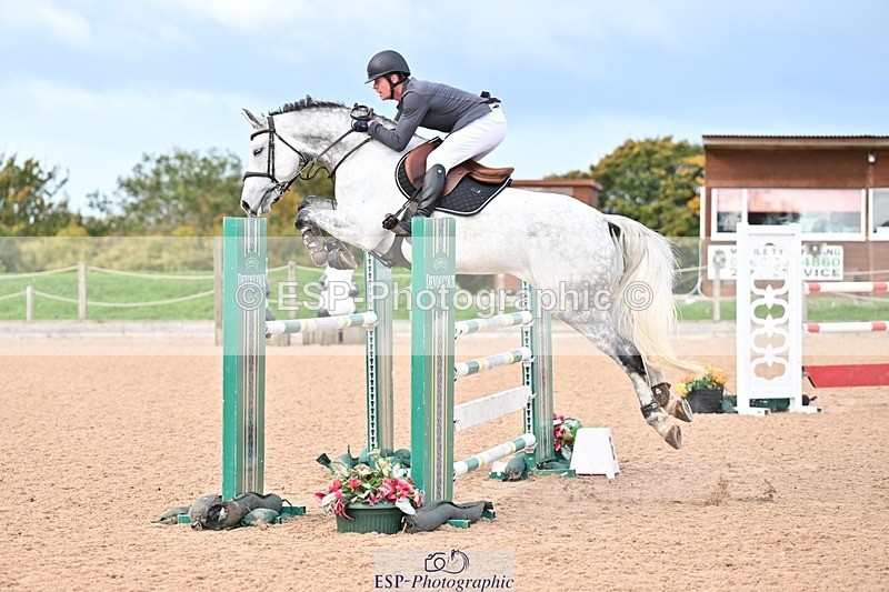 251005-095906-02646 - Cls 15 Foxhunter and 1.20m