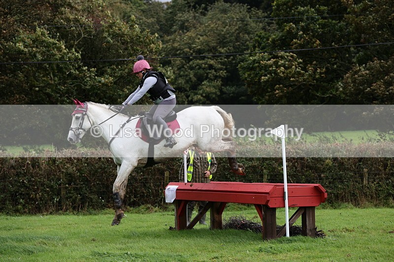 1X9A1980 - Class 6: 90cm + Red Table