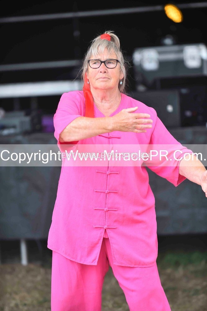 SH4_1487 - Tai Chi with Lisa Kay.