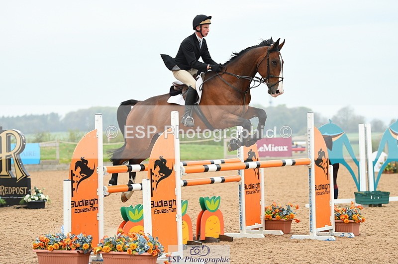 230504A-095214-00464 - Cls 8 Snr Foxhunter