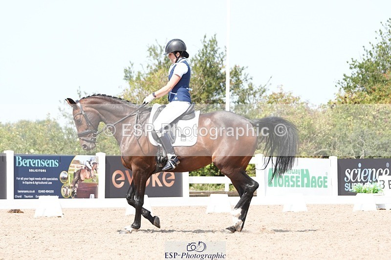 250817-125842-09534 - 052-Marcela.PomphreyLinkeltje.DE.J