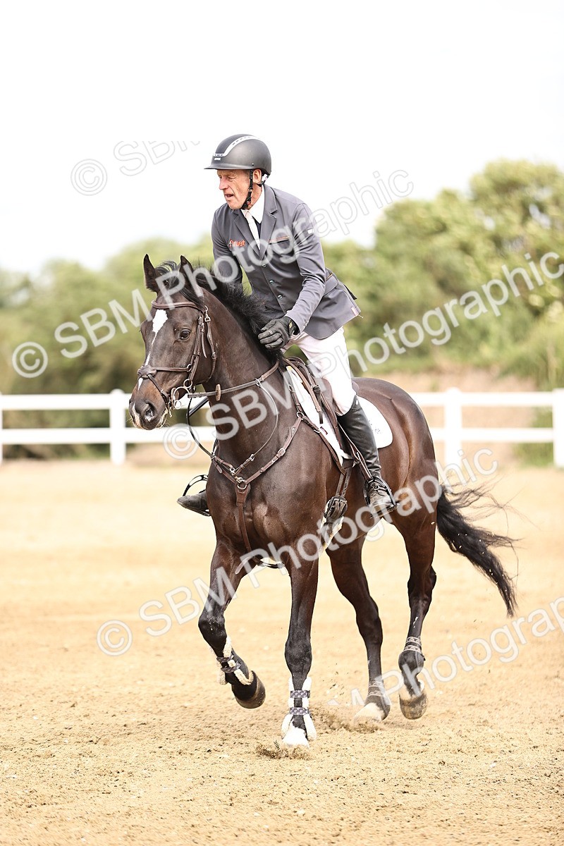SBM_008122 - Class 21 - Senior Foxhunter - 1.20m