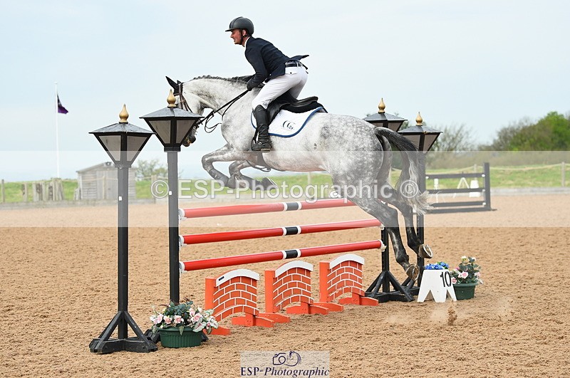 230504A-102116-00593 - Cls 8 Snr Foxhunter