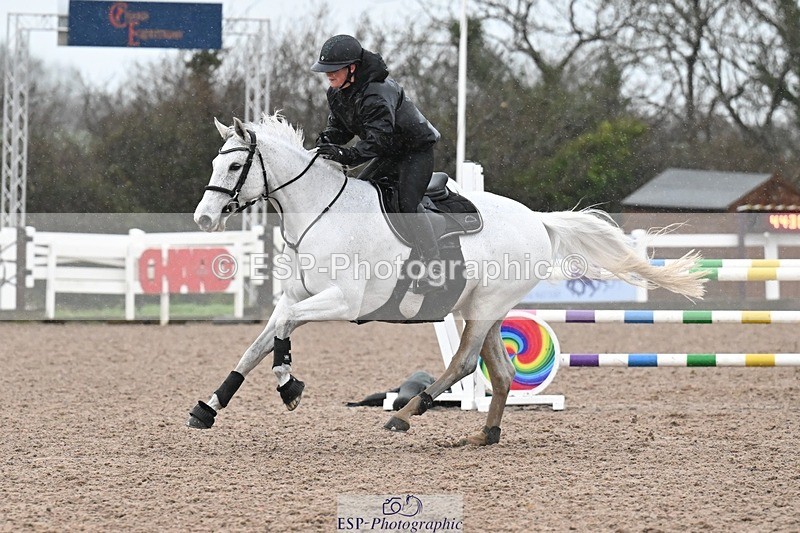 251205-125034-00546 - Cls 7 Snr Newcomers and 1.10m