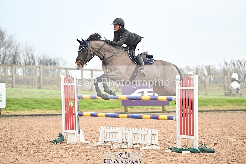 250122-142622-00636 - Cls 6 Foxhunter and 1.20m