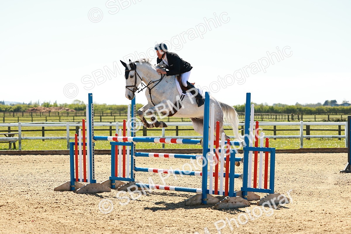 SBM_001243 - Class 4 - Senior Newcomers 1.10m