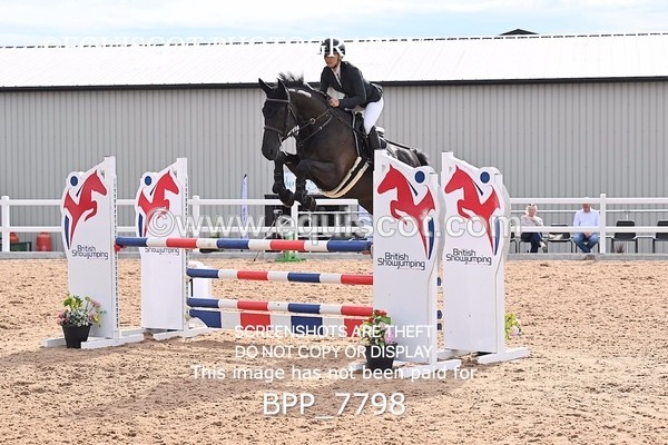 BPP_7798 - CLASS 16 FRI GFS Saddles Senior Newcomers/1.10m Open