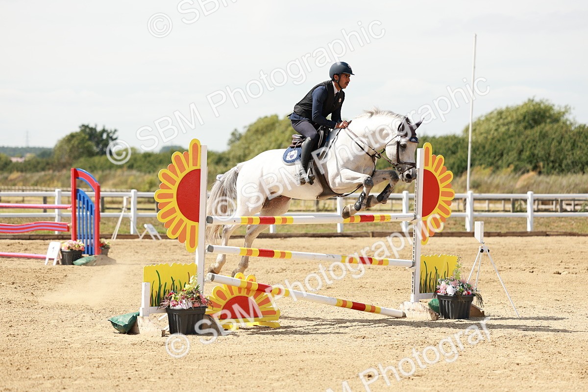 SBM_008025 - Class 4 - Senior Foxhunter - 1.20m Open