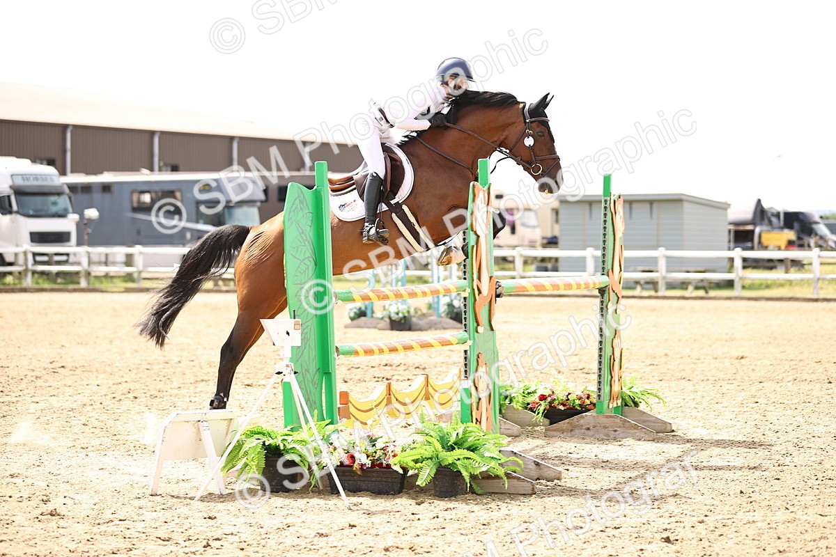 SBM_000446 - Class 15 - Redpost Equestian Senior Foxhunter - 1.20m