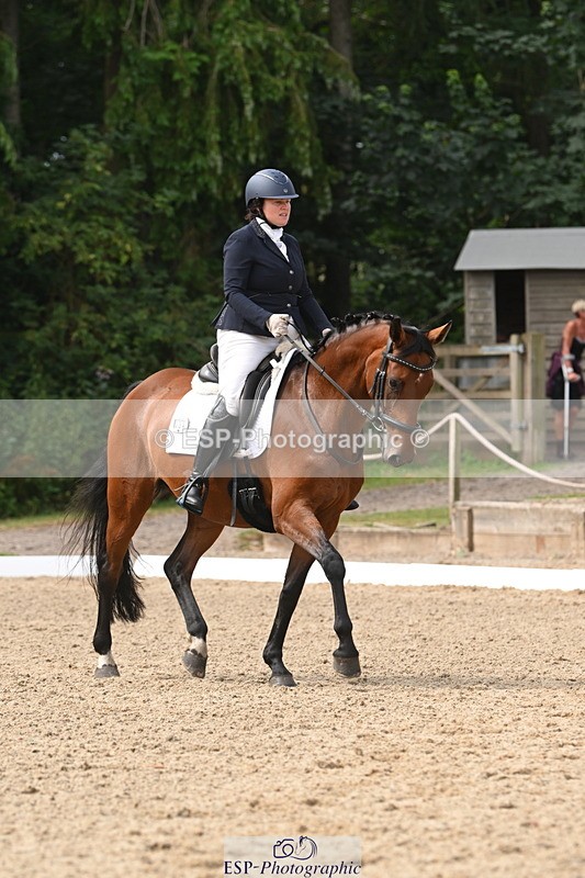 250719A-104910-04034 - 134-Carly.Moore-Taylors.Park.De'.Debutant