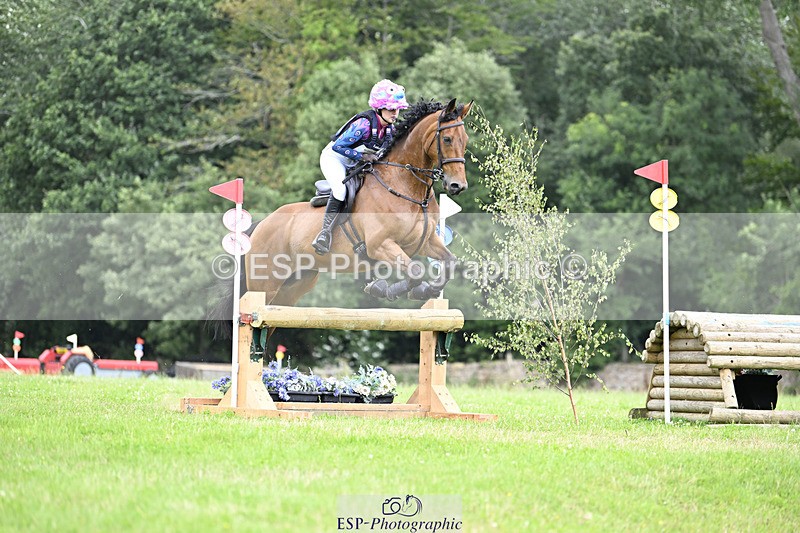 240804-131432-13975 - 464-Tichy_Sanders-SPARHANGER_VELVET