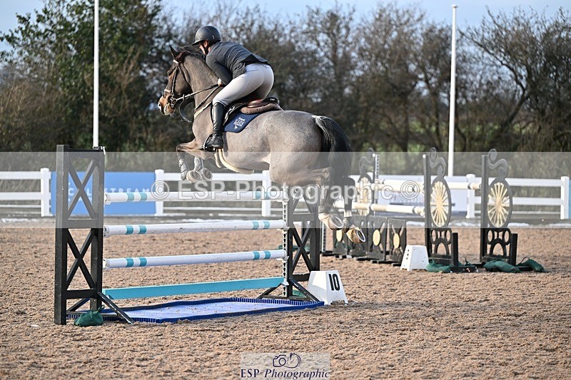 250111-142324-00570 - Cls 13 Foxhunter and 1.20m Open