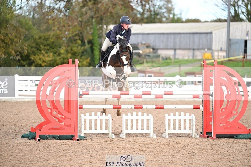 251022-125822-00460 - Cls 4 Snr Newcomers 1.10m