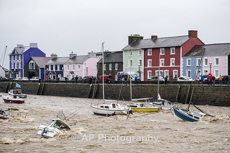 ACP04707-1 - Aberaeron Harbour, during storm Callum 13/10/2018