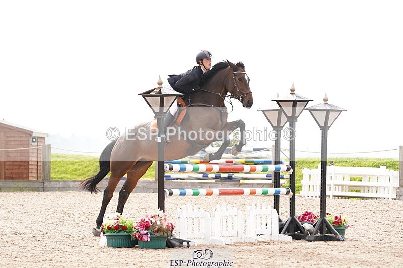 241004A-152610-00978 - Fri 04 Snr Fox & 1.20m Open