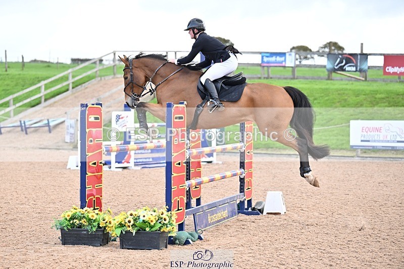 251005-100921-02679 - Cls 15 Foxhunter and 1.20m