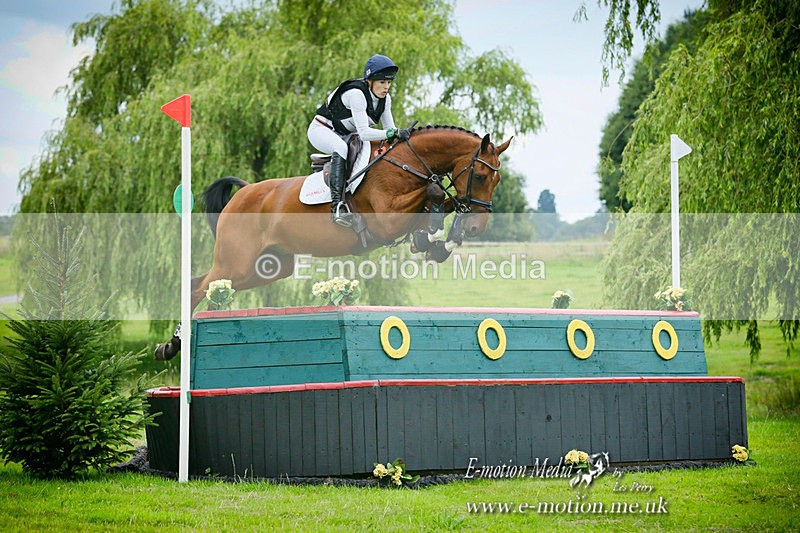 BE 010821 771a - Equestrian