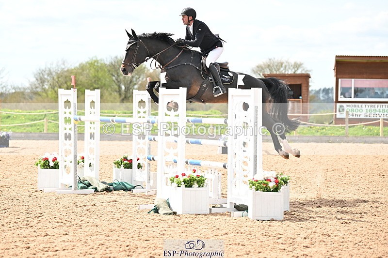 240418A-142204-04334 - Cls 9, 2 Star Big Tour 1.40m