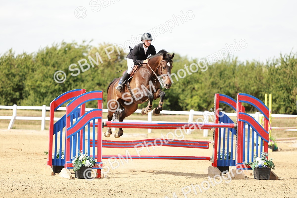 SBM_008051 - Class 4 - Senior Foxhunter - 1.20m Open
