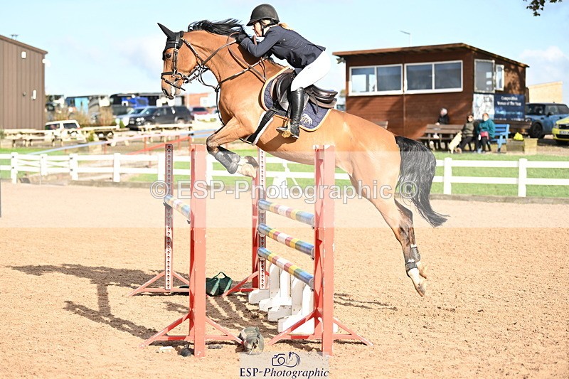 241023A-142603-01039 - Cls 4 Newcomers and 1.10m Open