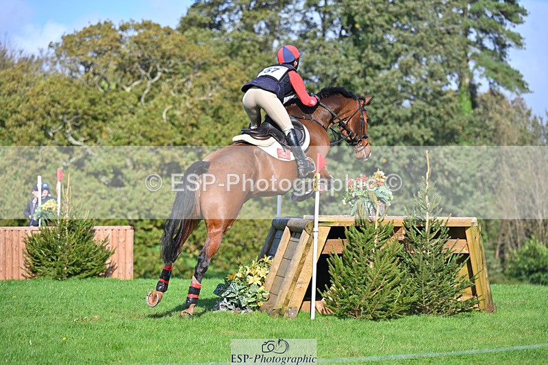 241025-115126-06781 - 057-Louisa.Lockwood-KILCANNON.OREO