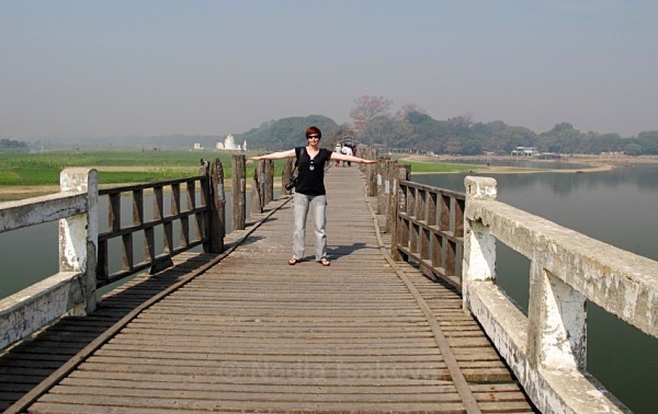 Burma 22 cc - The Burmese Adventure - monks, fishermen and more monks