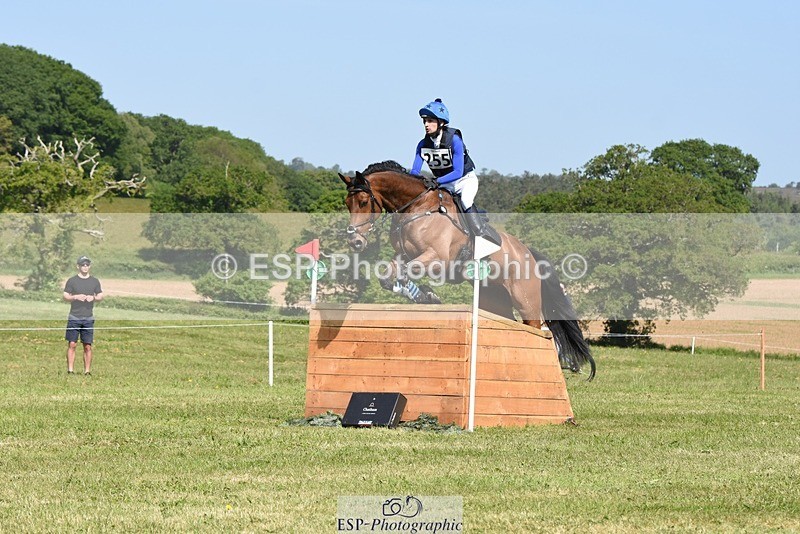 230527-102532-08215 - 255-HI_MR_HENRY-Henry_Hobby-XC