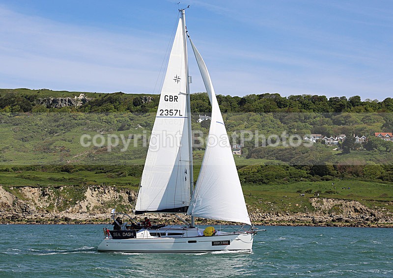 130601 SEA DASH GBR2357L WT7A8853 - ROUND THE ISLAND RACE - 1st June 2013