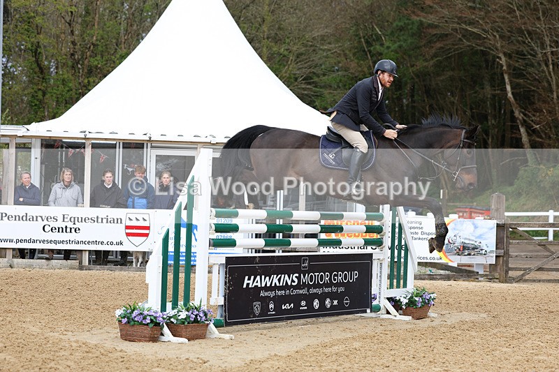 3E7A2493 - Class 9: Senior 1.30m open