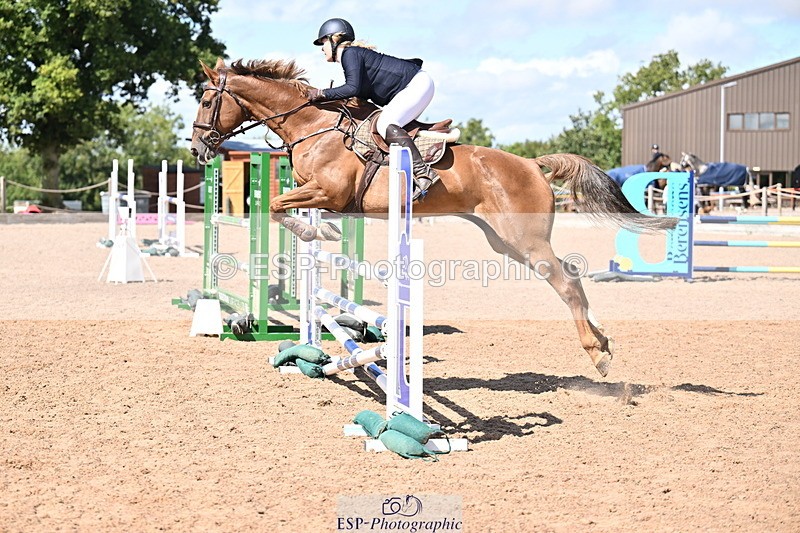 250827B-132026-00535 - Cls 4 Snr Newcomers 1.10m