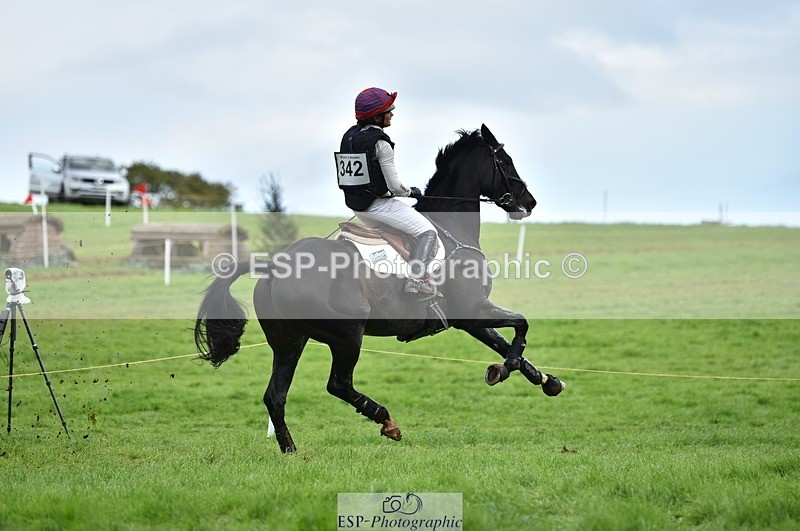 231022-140618-29177 - 342-STORM.IN.DECEMBER-Claire.Fielding-XC