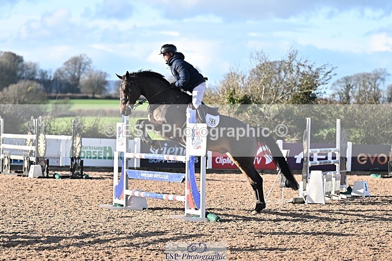 251203-132259-00688 - Cls 4 Newcomers and 1.10m Open