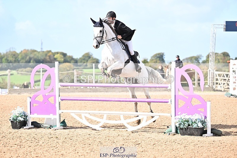 251004-125438-02098 - Cls 10 Foxhunter and 1.20m