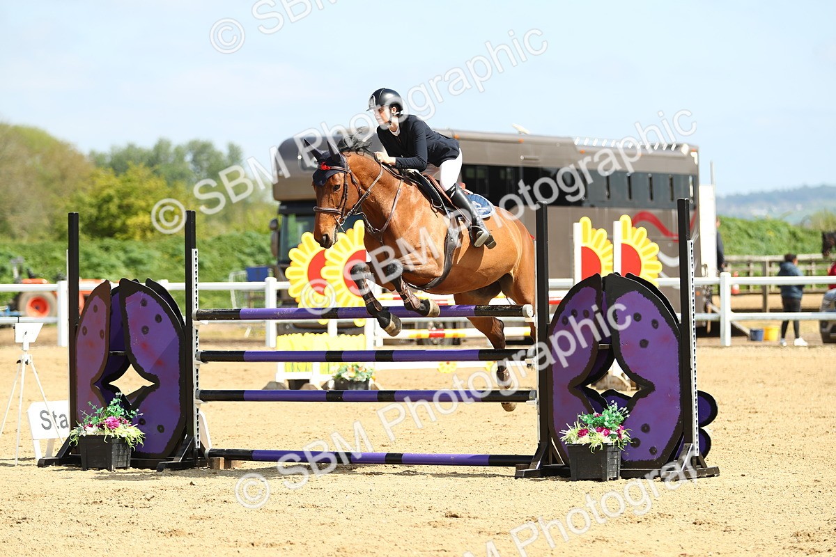 SBM_001332 - Class 5 - Senior Foxhunter 1.20m