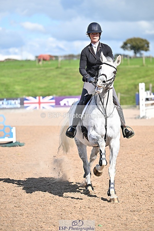 250924-141432-00560 - Cls 6 Foxhunter and 1.20m Open