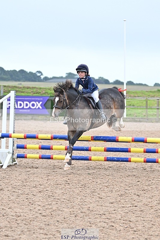 240813-183808-00716 - Classes 5 A&B & 6 80cm