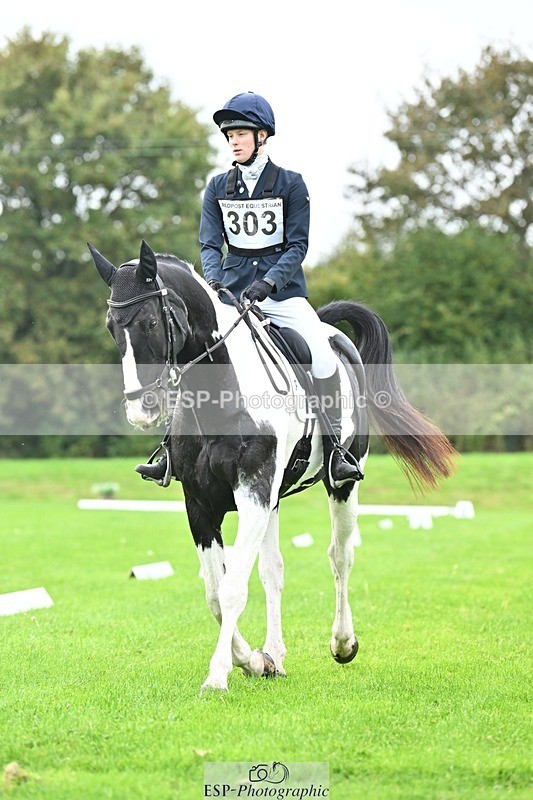 241024-101121-02118 - 303-Beatrice.Southcombe-COUSIN.JERRY