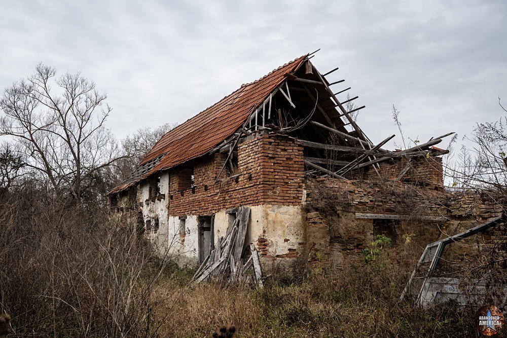 Collapsed Roof | Gherdeal, Romania - The Ghost Village of Gherdeal