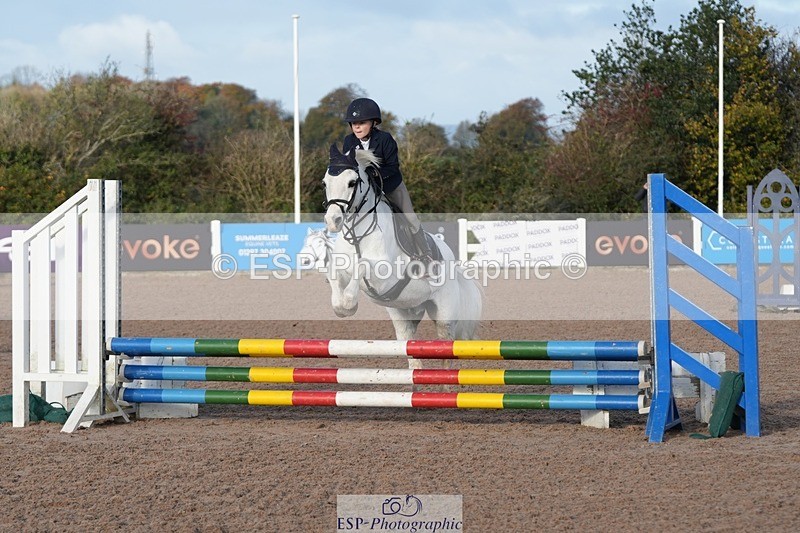 251025-100634-00016 - Cls 1+3 10 Yrs + Pony Intro 70cm