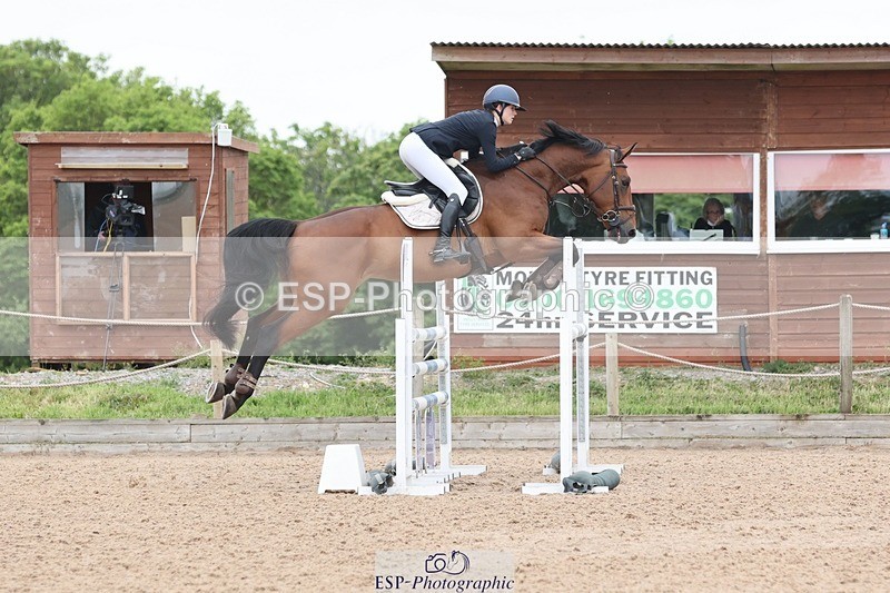 250524-130625-04915 - Cls 15 Snr Fox 1st Rnd