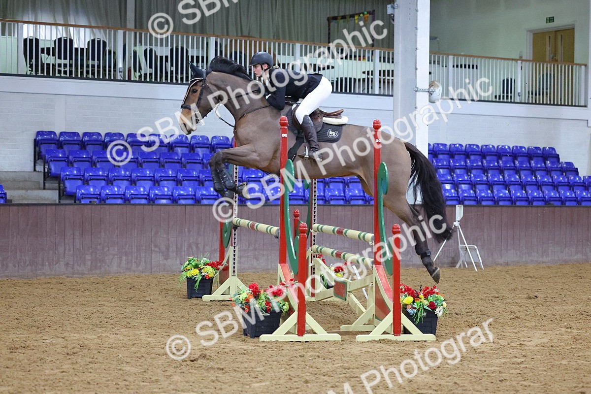 1I0A4733 - Class 9 - Senior Newcomers/ 1.10m Open