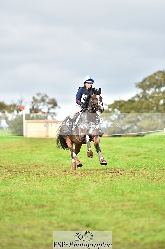 231021-131548-18379 - 444-REDHILL.SKANDEL-Emma.Stokes-SC+XC