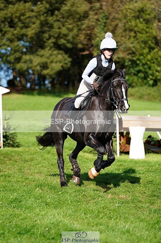 241026-130336-13611 - 452-Eleanor.Blewitt-CARRY.ON.PRINCESS