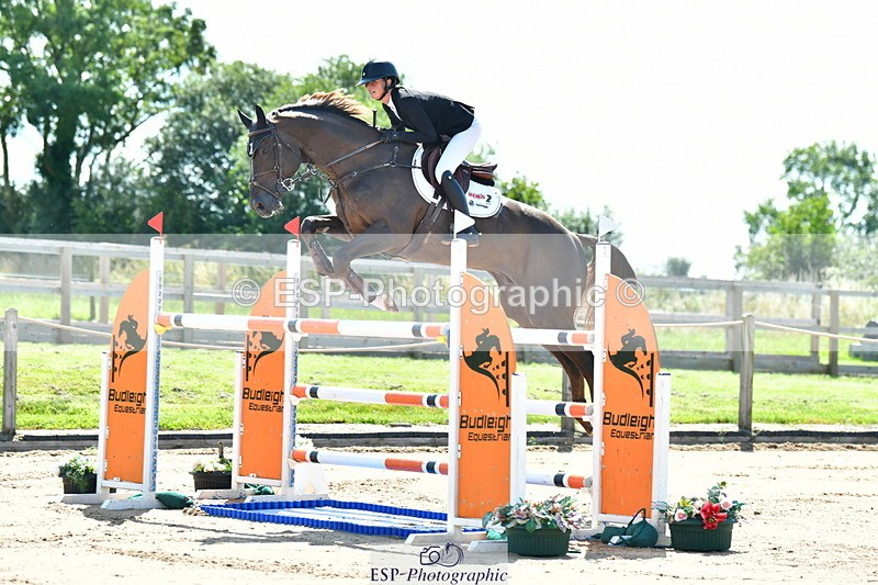 230720A-104009-01928 - Cls 5, 2 Star Medium 1.35m