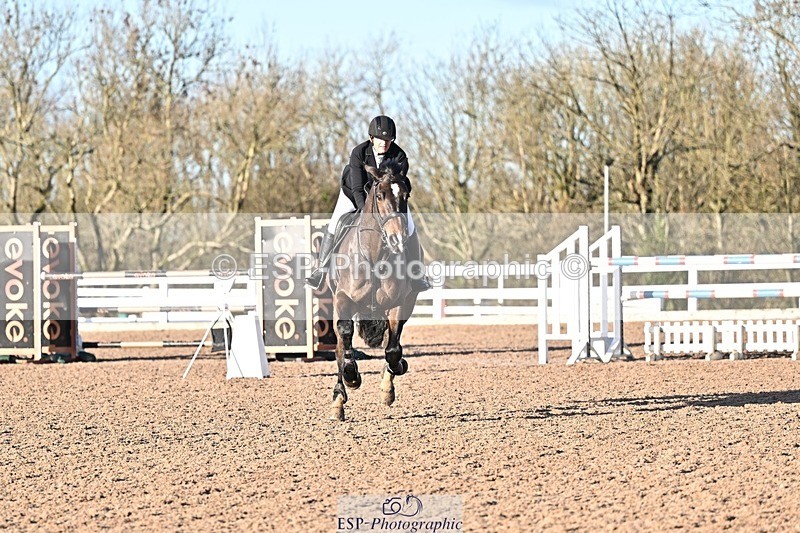251203-140518-00786 - Cls 5 Foxhunter and 1.20m Open