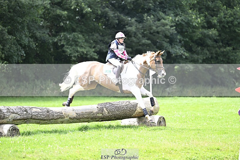 240804-152940-18273 - 657-Althea_Bleekman-SHOVERN_ON_ICE